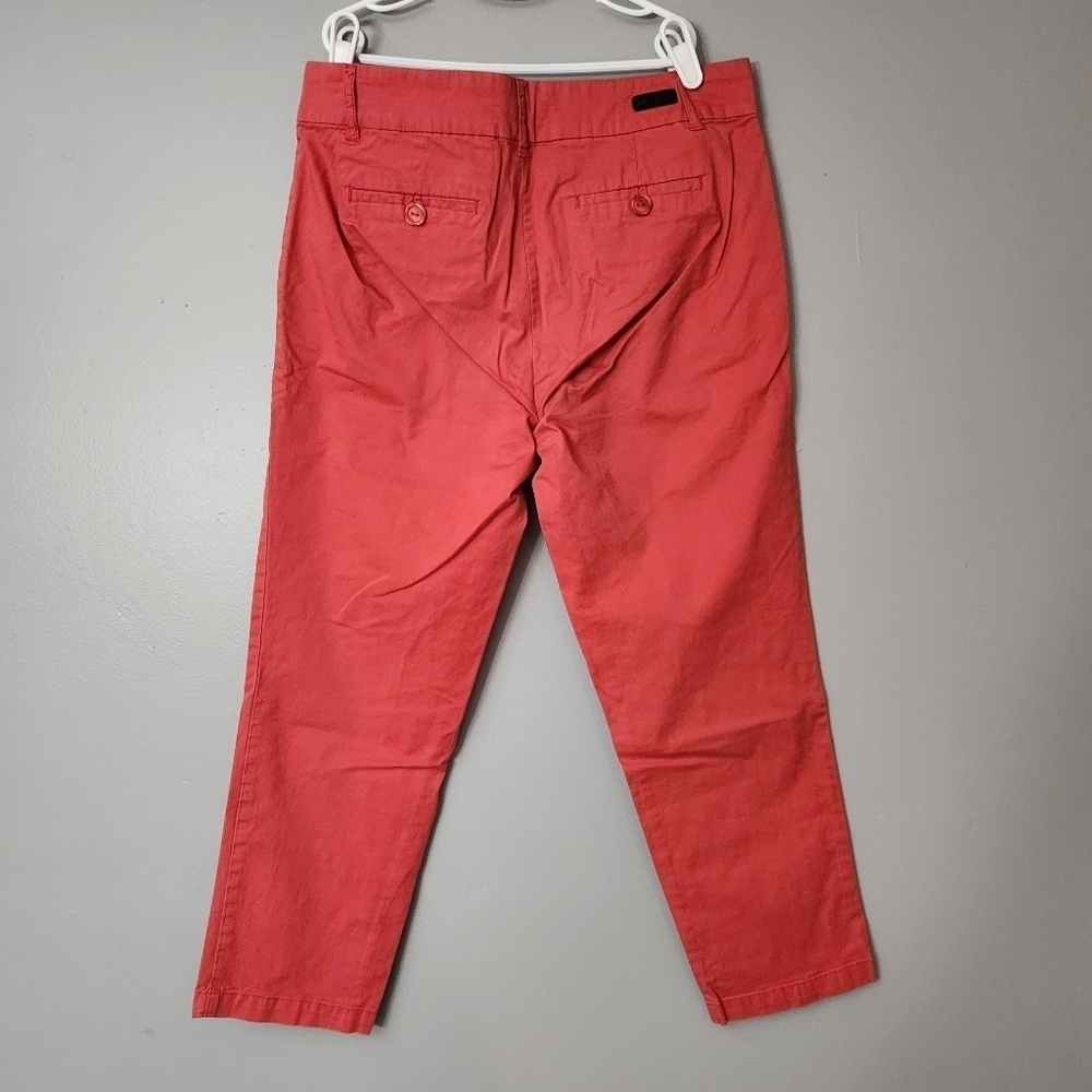 3/$25 Kut from the Kloth size 8 red Capri length red pants - Picture 4 of 13